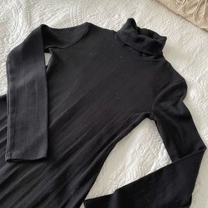 Ribbed midi turtleneck dress
